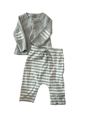 GAP Gray and White Striped Knit Kids Matching Set
